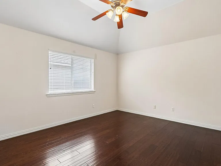 2027 Stonemont Ct — Photo 32