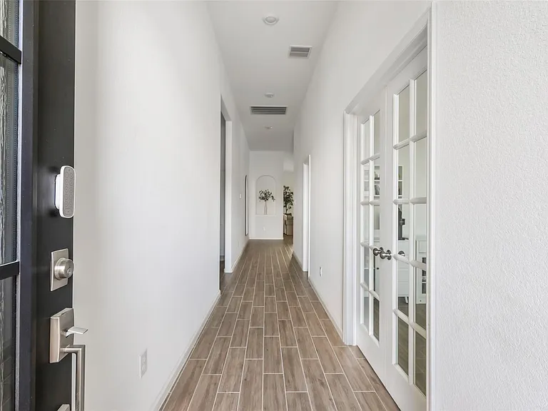 9423 Pelican Cliff Ct — Photo 10