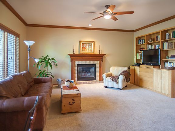 4th image of 410 Dunhill Dr