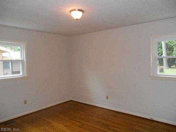 5th image of 214 Hensley Dr