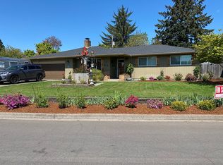 2180 Viewmont Ave, Springfield, OR 97477