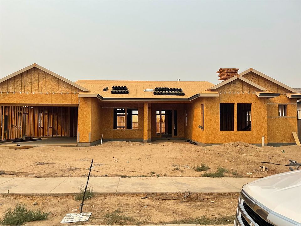 2nd image of 2741 E Tuolumne Rd #125