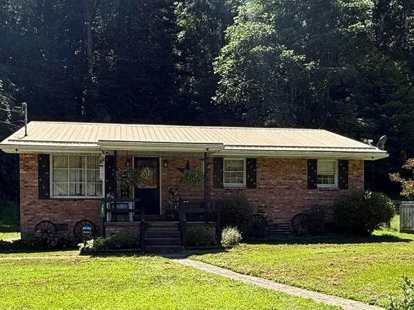 797 Bell Creek Rd, Dixie, WV 25059