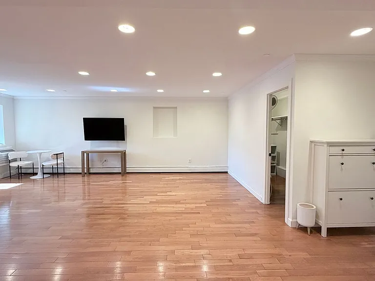8371 116th St #5A — Photo 3