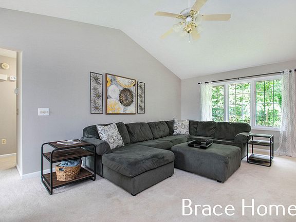 4th image of 2463 Bowenton Pl SW