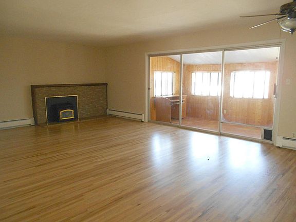 2nd image of 2817 Arizona St NE