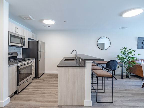 5th image of 72 S Essex Ave #214