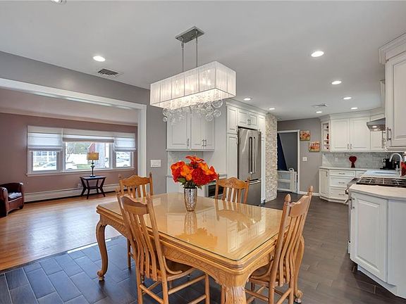 4th image of 147 Forest Blvd