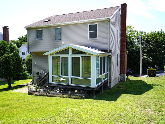 5th image of 8 Mann St #8