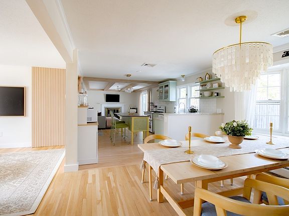 4th image of 16 Washington Bursley Way