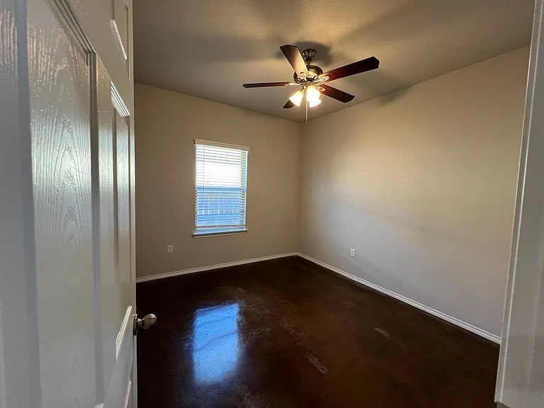 1102 Renee Way — Photo 13