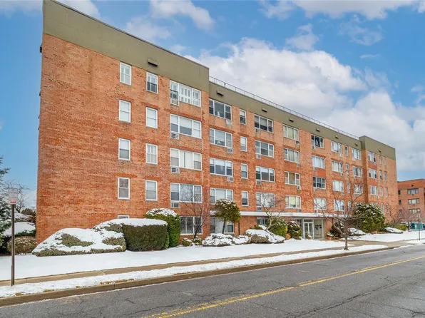 280 Guy Lombardo Avenue #3R, Freeport, NY 11520