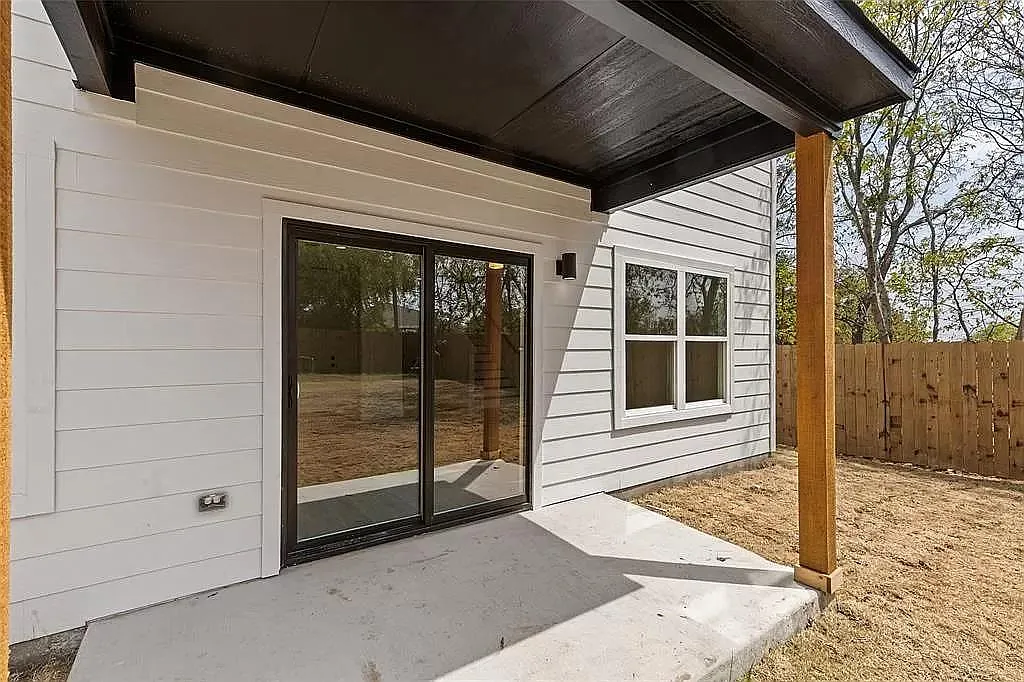 4 bed, 2471 sqft, $3,000 — Photo 4