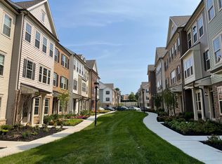 33 Cortland Ct, Livingston, NJ 07039