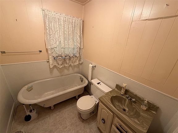 14th image of 501 E Seminole Ave