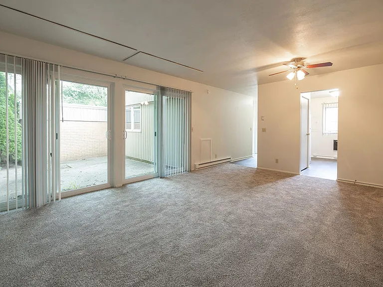 Woodside Terrace Apartments — Photo 20