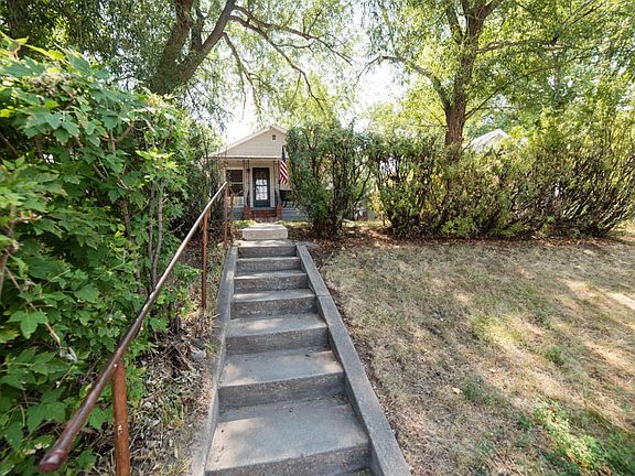 3rd image of 1304 8th Ave S