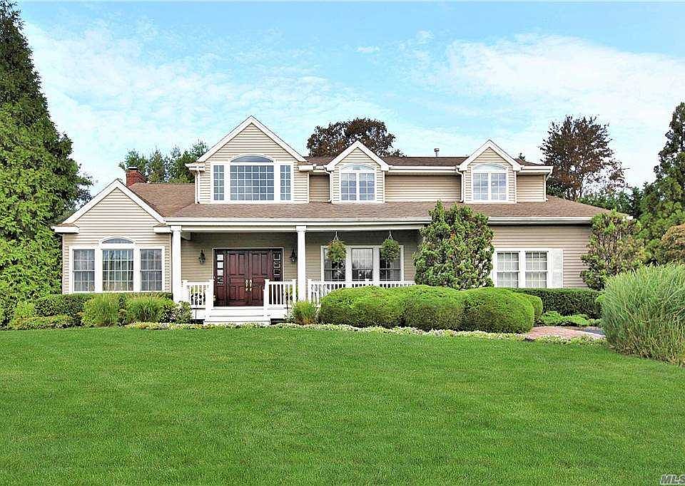 1st image of 6 Woodbury Farms Dr