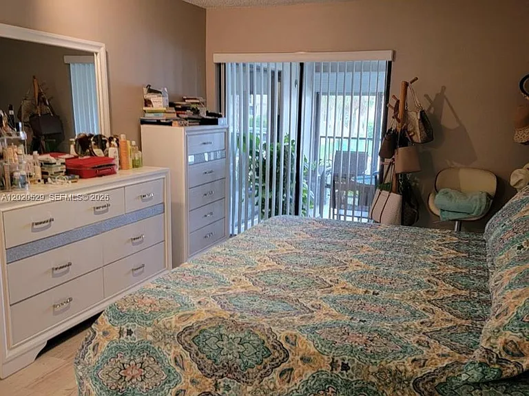 220 Lakeview Dr #212 — Photo 14