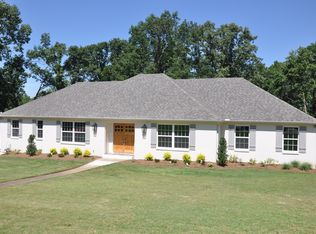 1440 Panorama Dr, Vestavia Hills, AL 35216