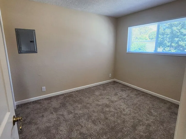 1501 Garcez Dr — Photo 6