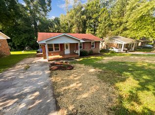 3624 Four Seasons Dr, Durham, NC 27707