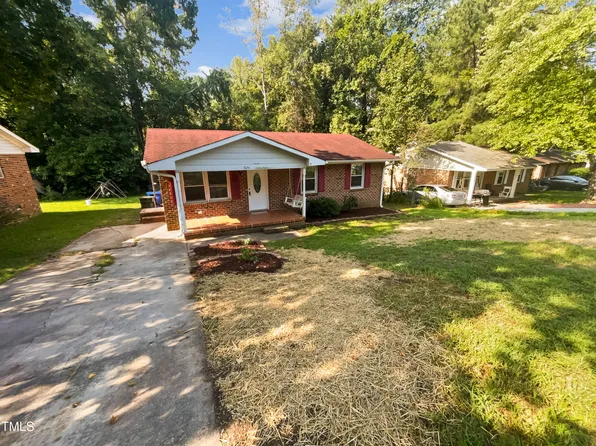 3624 Four Seasons Dr, Durham, NC 27707