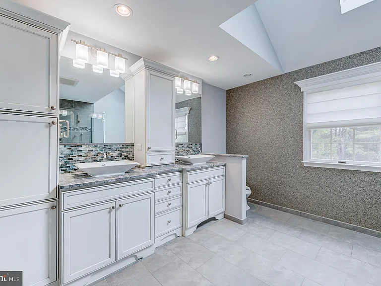 42 Ellsworth Dr — Photo 32