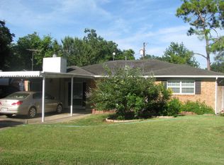 5 Travis Ct, Angleton, TX 77515