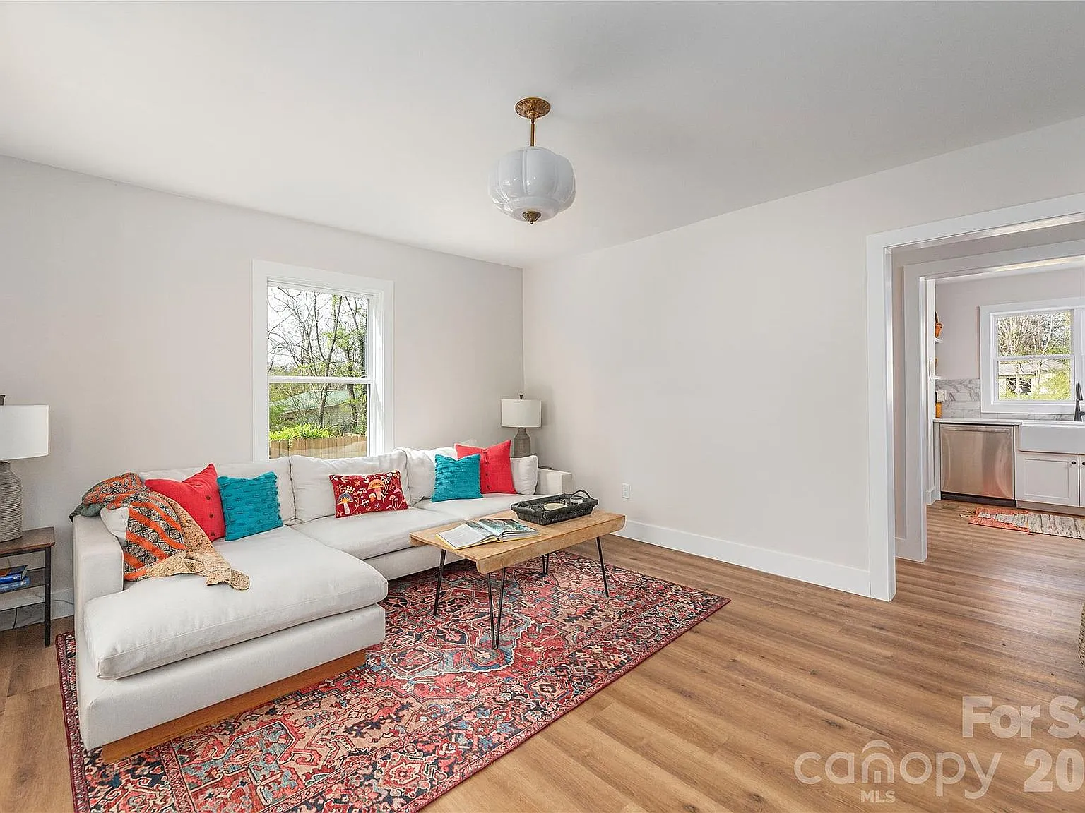 2 bed, 840 sqft, $2,200 — Photo 3