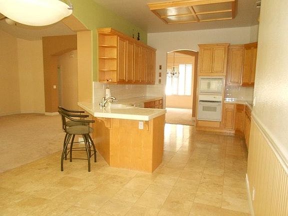 4th image of 3221 Catawba Dr