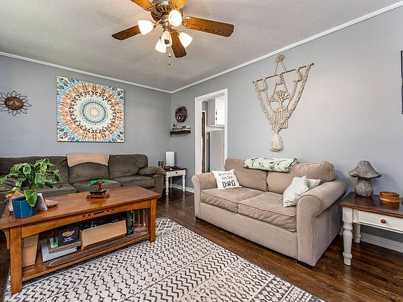 4th image of 206 River Heights Dr