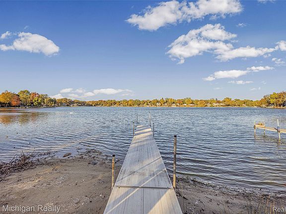 3rd image of 8665 Cooley Lake Rd