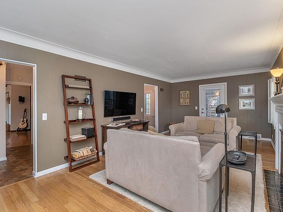 4th image of 2415 Law Ave