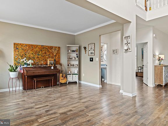 4th image of 263 Parker Pl