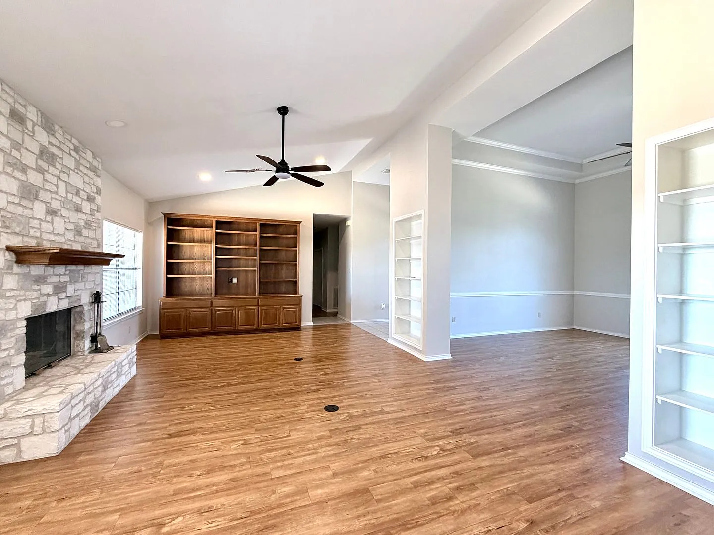 Beautiful 3/2 Home in WoodHill Estates — Photo 4