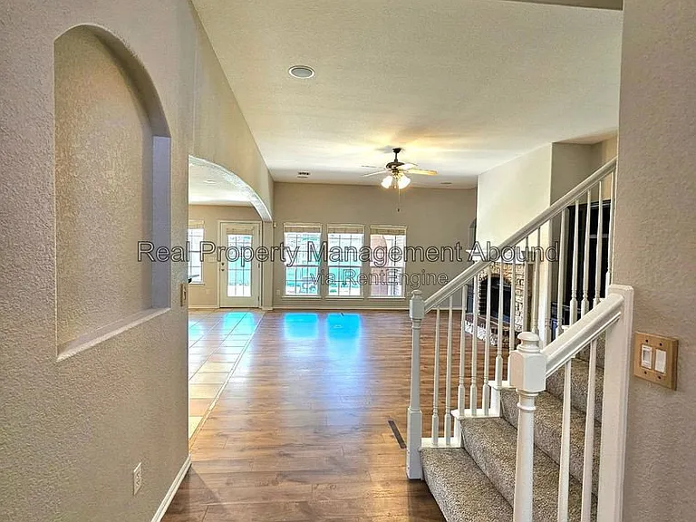 809 W Granger St — Photo 9
