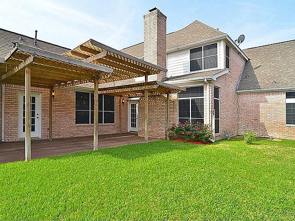 4th image of 2302 Greens Ct