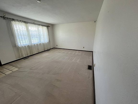 5th image of 85 John St