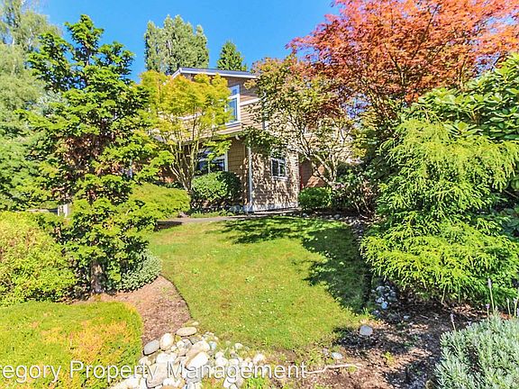 3rd image of 6578 102nd Ave NE