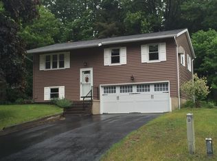 4 Greybirch Ct, Saratoga Springs, NY 12866