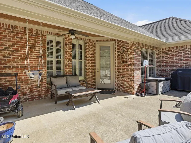 320 Oakville Cir — Photo 26