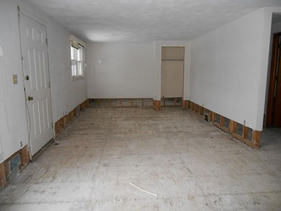 5th image of 236 Garden Ln