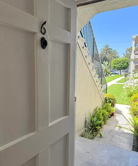 1128 E Lexington Dr #6 — Photo 1