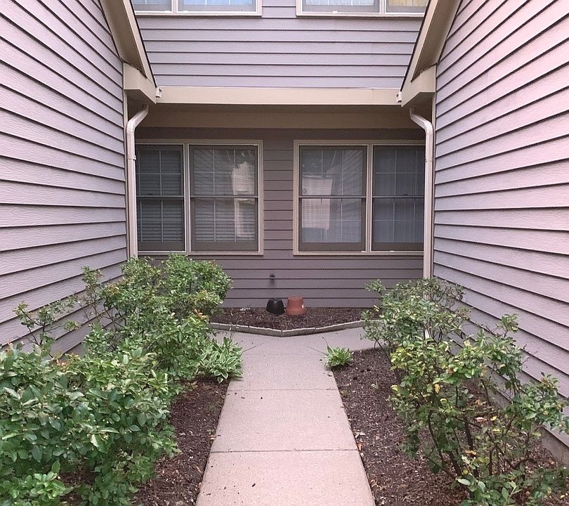 1st image of 3160 N Carriageway Dr