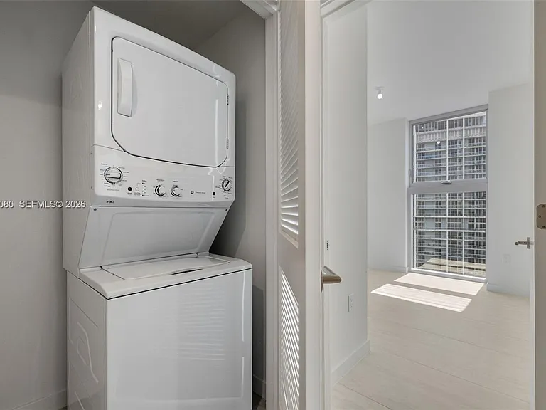77 SE 5th St #Penthouse 01 — Photo 18