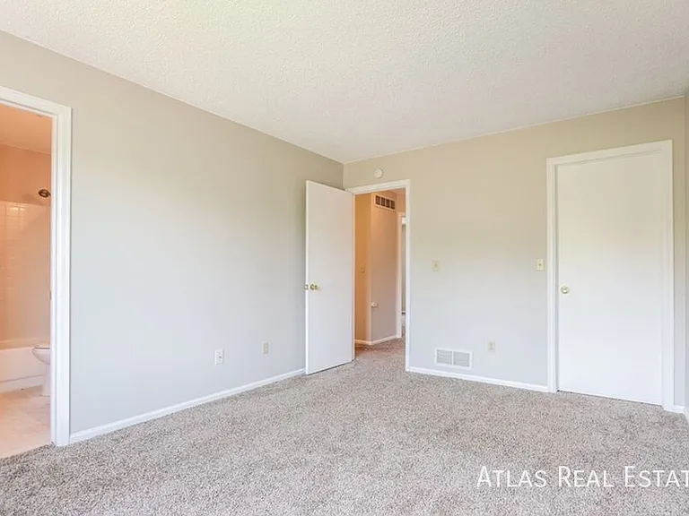 6131 Willowmore Ct — Photo 9