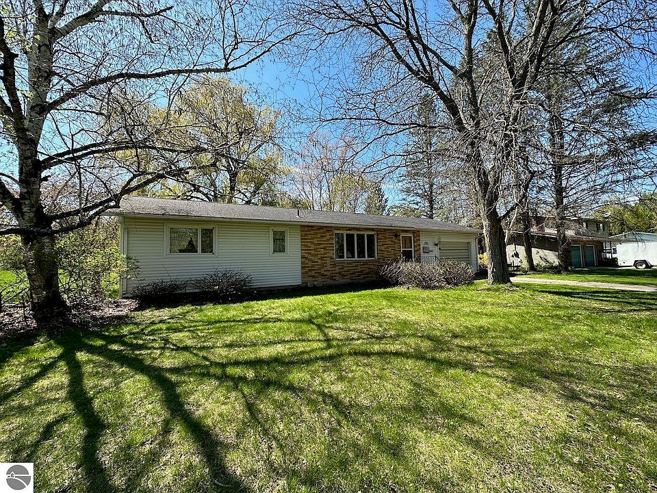 603 Green Acres St, Bellaire, MI 49615 Zillow