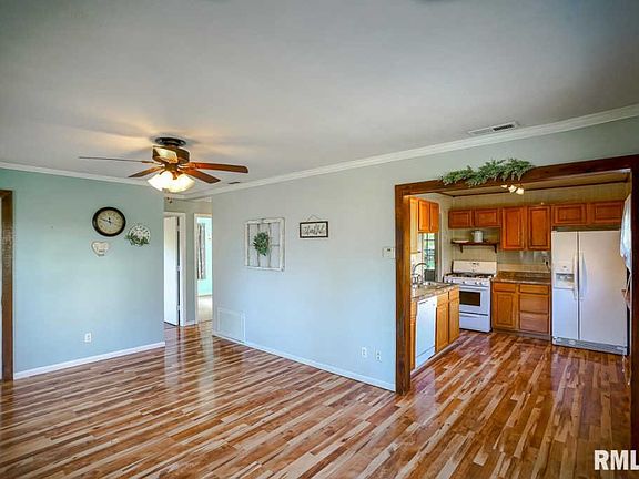 3rd image of 5113 N Cherrill St
