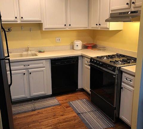 2nd image of 140-2786 Roundtree Dr #140